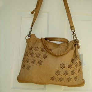 NWT ERRELEVENTUDUE BEIGE HANDCRAFTED HANDBAG